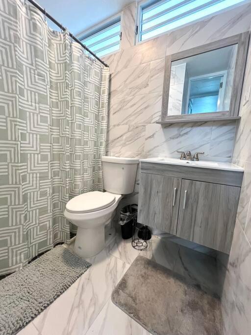 Stylish Remodeled 3Br With Yard Near Airport & Beaches Кароліна Екстер'єр фото
